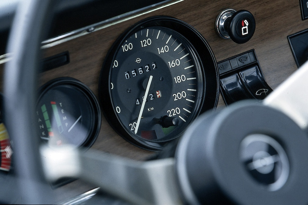 Opel Commodore A GS/E