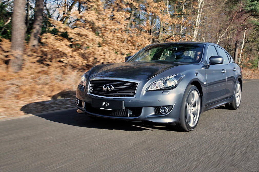 Infiniti M37