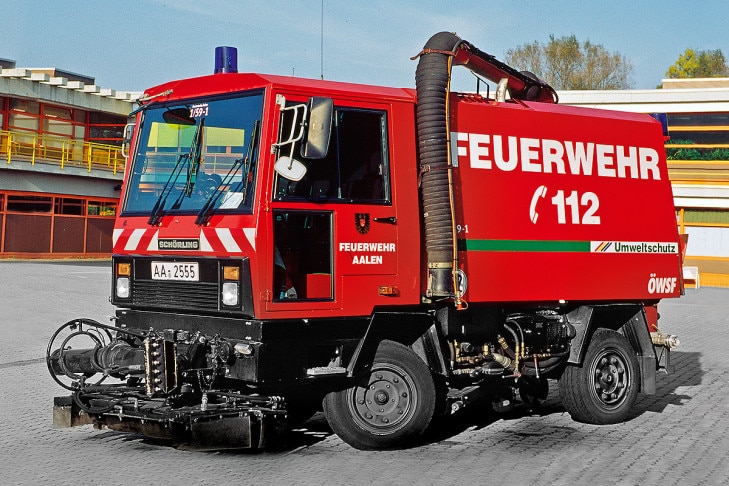 Ölspur Wasch- und Saugfahrzeug
