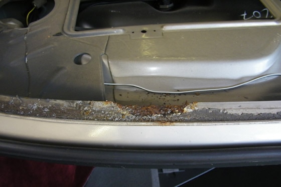 Mercedes C 126 Heckscheibenrahmen