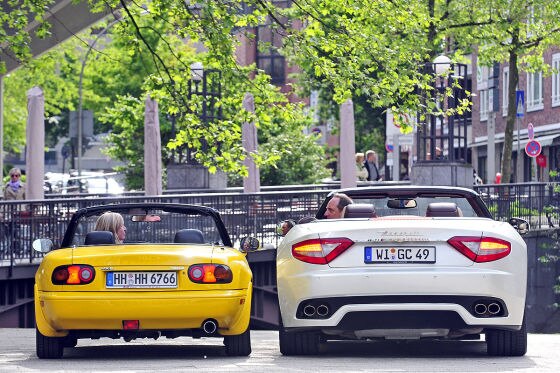Maserati GranCabrio Mazda MX-5 Maserati GranCabrio Mazda MX-5