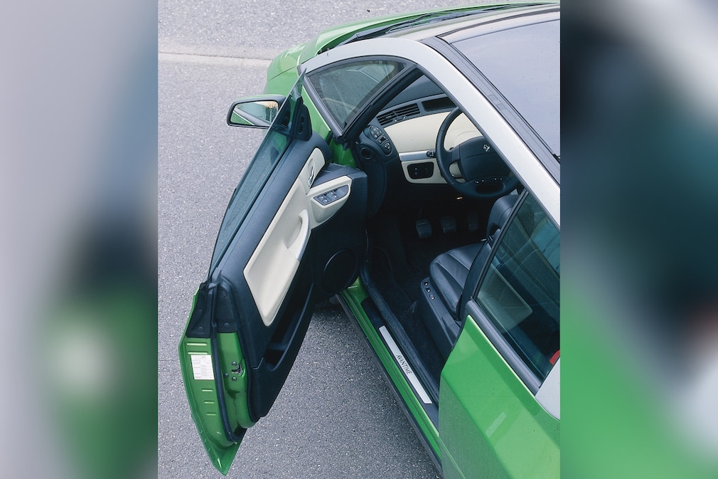 Offene Fahrertür beim Renault Avantime