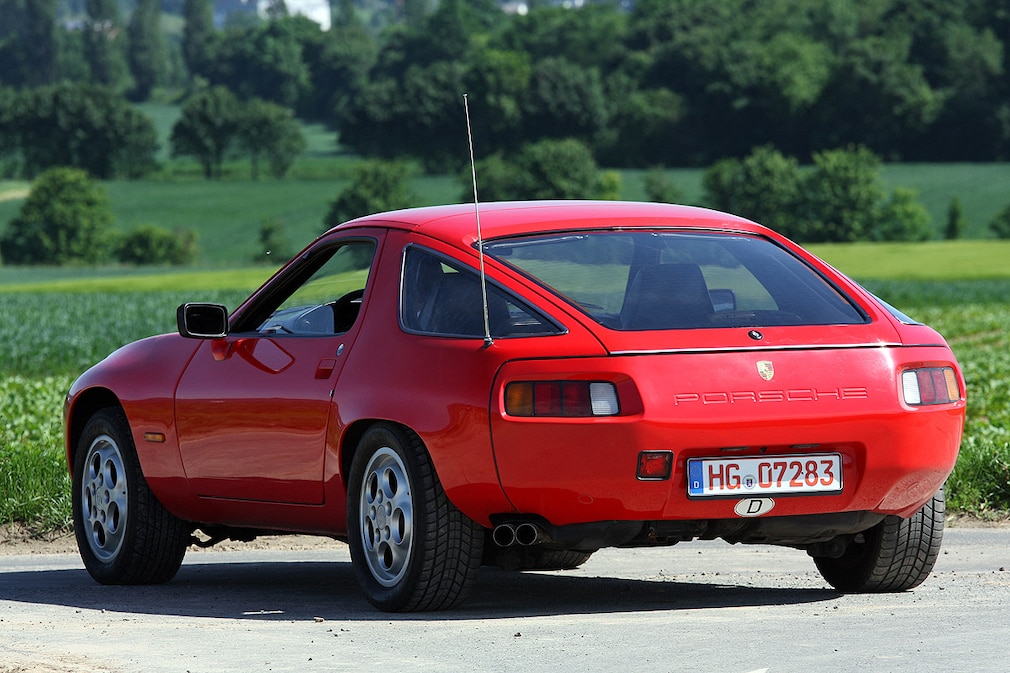 Porsche 928