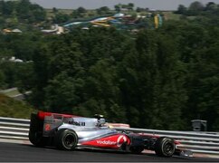 Lewis Hamilton fährt auf dem Hungaroring bisher Red Bull und Ferrari hinterher