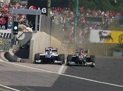 Schumacher drückte Rubens Barrichello brutal in Richtung Boxenmauer