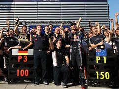 Sieg im 150. Rennen von Mark Webber und dem 100. von Red Bull Racing