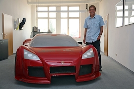 Roland Gumpert mit Apollo Speed
