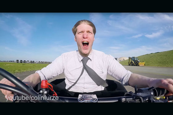 Colin Furze auf dem rasenden Autoscooter