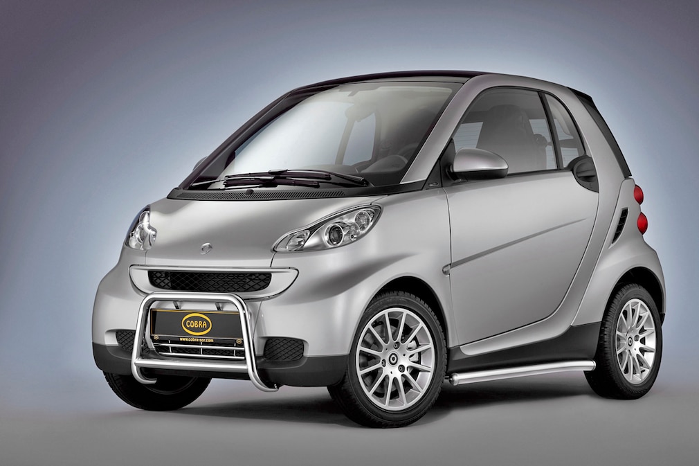 Smart fortwo mit Frontschutzbügel Bullfänger von Cobra N+ Accessoires