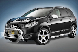 Nissan Qashqai mit Frontschutzbügel Bullfänger von Cobra N+ Accessoires