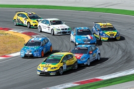 WTCC-Fahrerfeld kurz nach dem Start