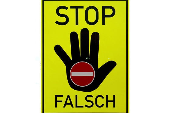 Warnschild Schwarzfahrer