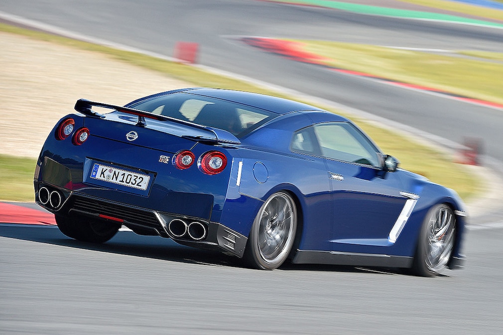 Nissan GT-R