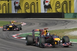 Sebastian Vettel in Monza vor Teamkollege Mark Webber