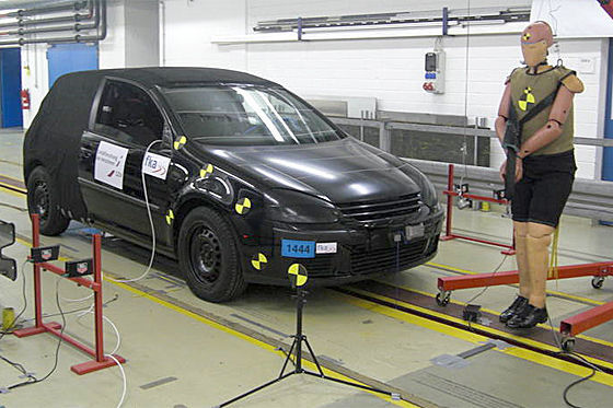 Test zum Fußgängerschutz