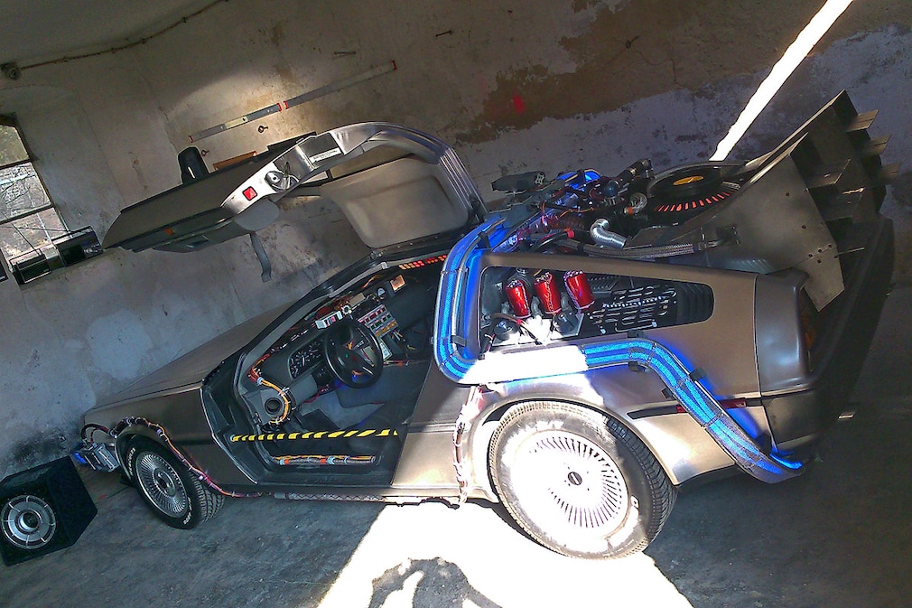 In der Nachbau-Wohngarage von Doc Brown konnte der Original-De Lorean aus dem gleichnamigen Kinofilm bewundert werden