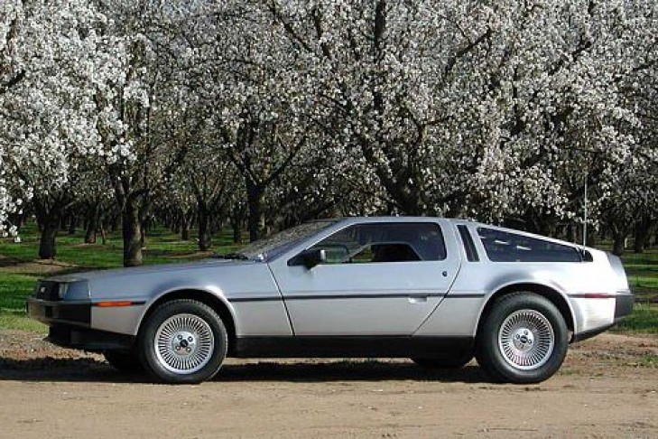 DeLorean DMC-12