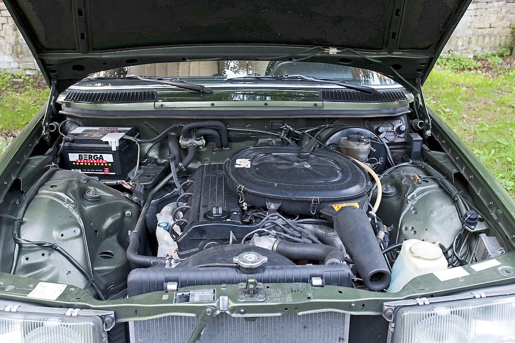 Mercedes 230 CE C 123