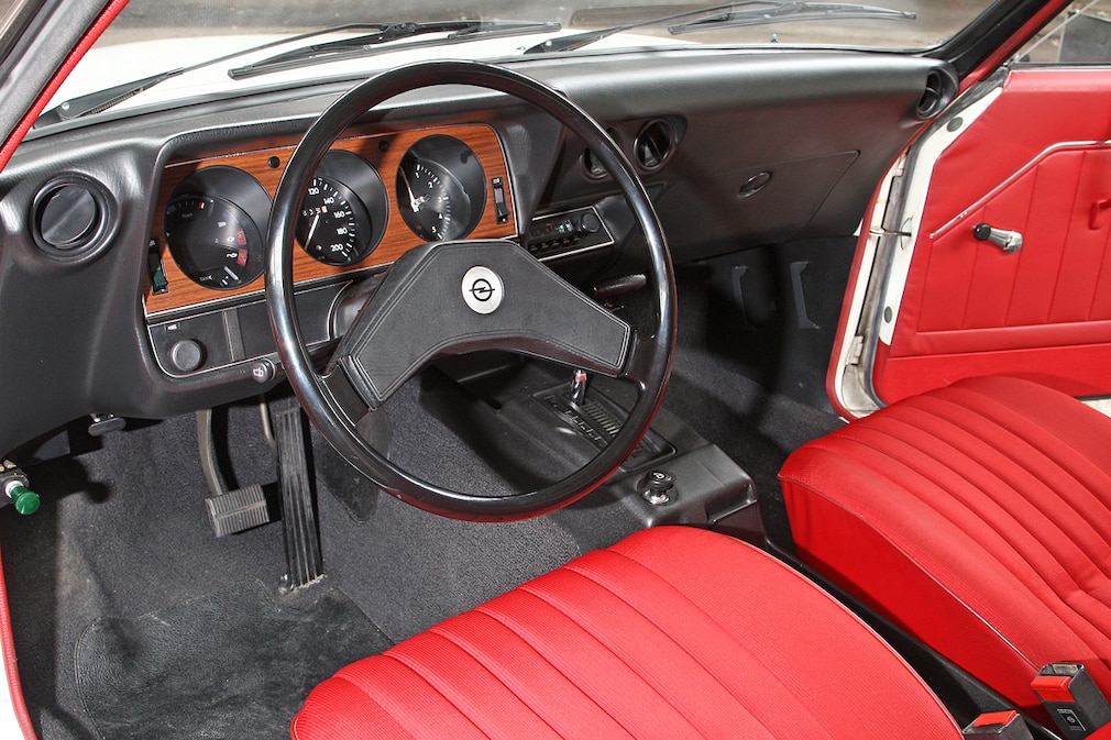 Cockpit vom Opel Manta A
