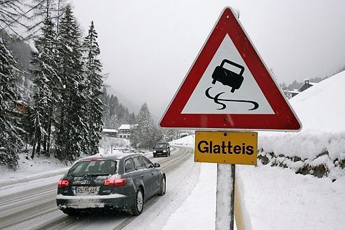 Auto im Graben