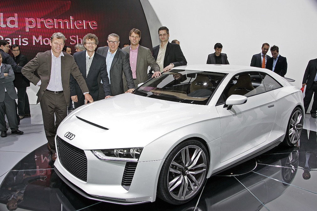Der Audi quattro concept mit den AUTO BILD-Redakteuren Thomas Hirschberger, Bernd Wieland, Joachim R. Walther, Joachim Staat, Gerald Czajka