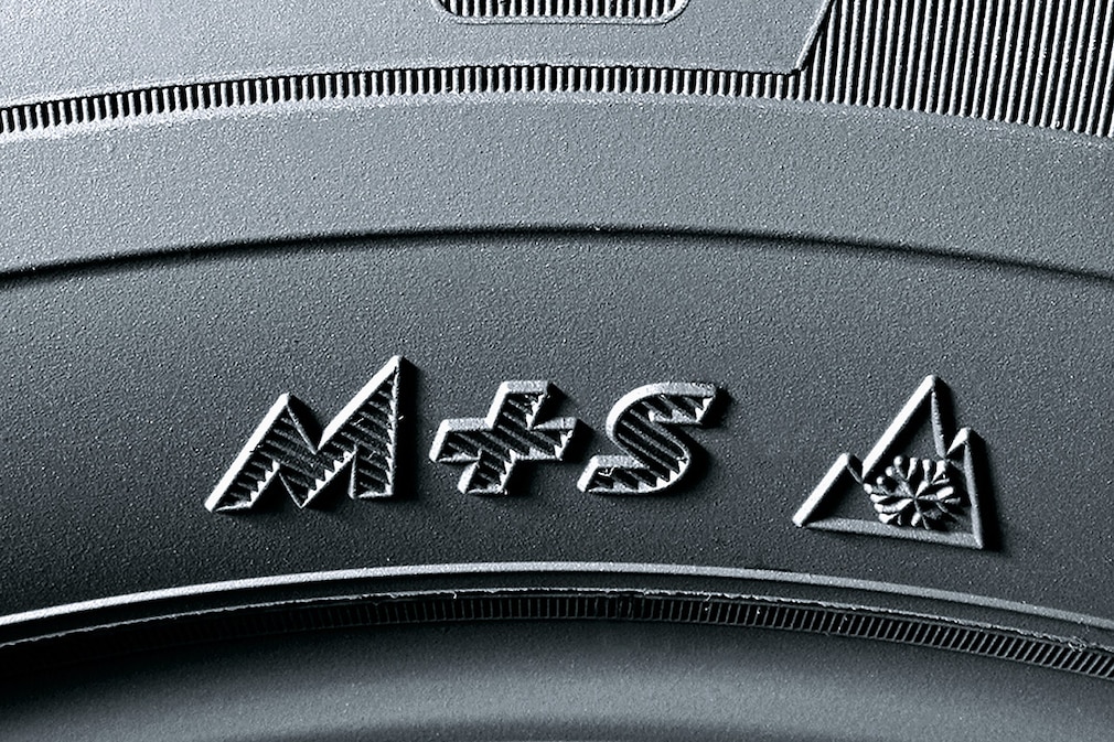 Kürzel und Schneeflocke für M + S Reifen