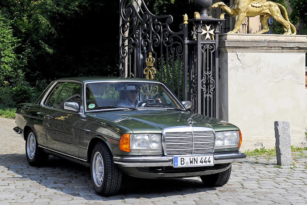 Mercedes-Benz C123 230CE