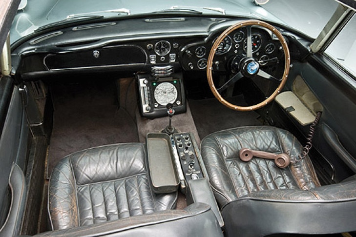 Aston Martin DB5 von James Bond