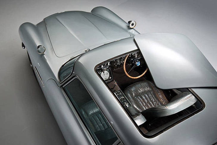 Aston Martin DB5 von James Bond