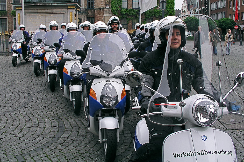 Jagd auf Falschparker per Motorroller in Düsseldorf