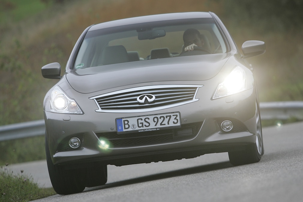 Infiniti G37x Vergleich fünf Sechszylinder-Limousinen