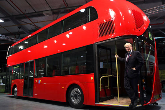 Boris Johnson mit dem neuen London-Bus