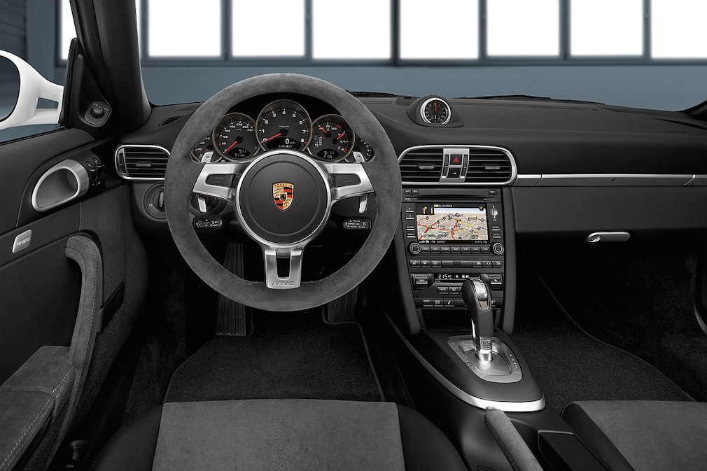 Porsche 911 Carrera GTS