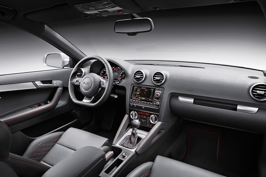 Audi RS3 Sportback  (2011)