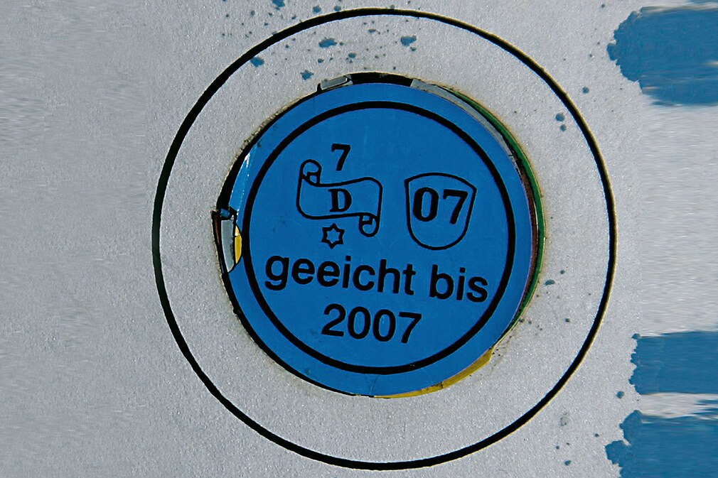 Eichplakette zum Überprüfen von Zapfsäulen