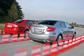 Skoda Octavia RS 2.0 TSI Suzuki Kizashi 2.4 Sport