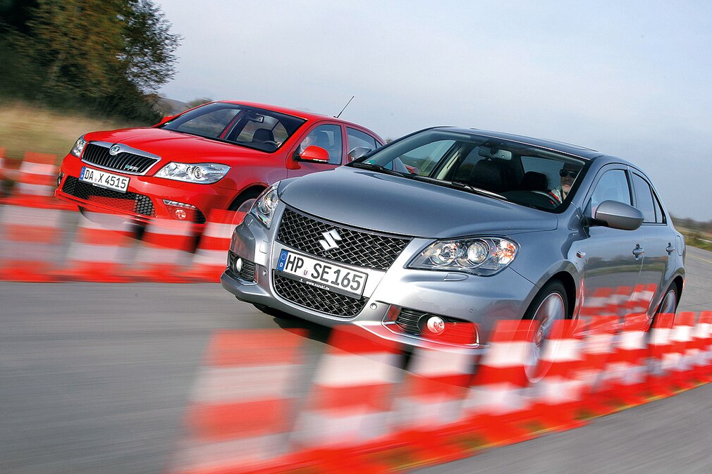Skoda Octavia RS 2.0 TSI Suzuki Kizashi 2.4 Sport