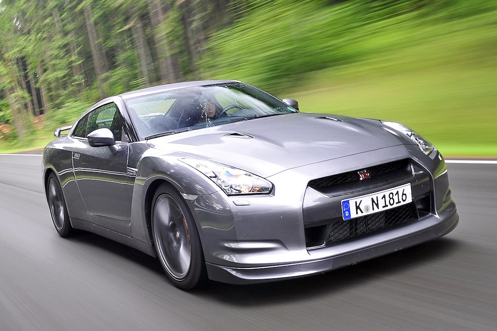 Nissan GT-R