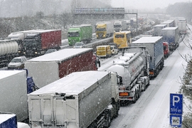 Schneechaos auf der Autobahn
