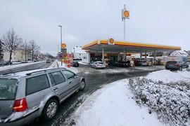 Tankstellen im Schneechaos