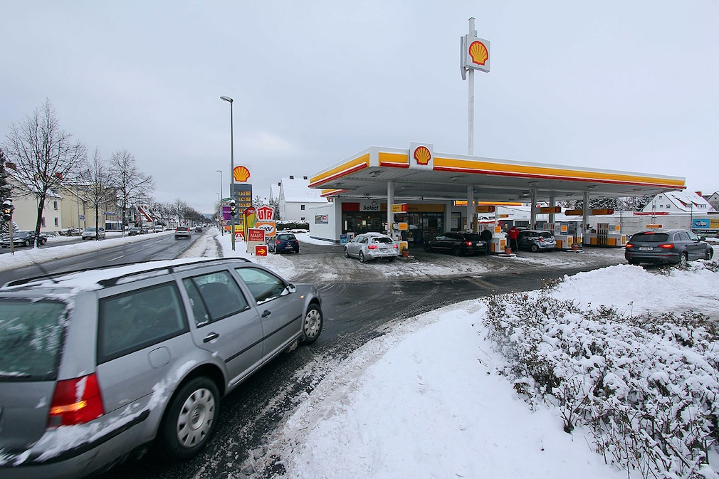 Tankstellen im Schneechaos