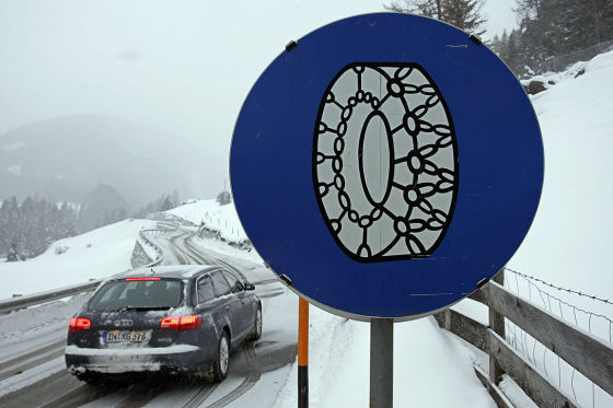 Vorschriftszeichen 268: Schneeketten vorgeschrieben