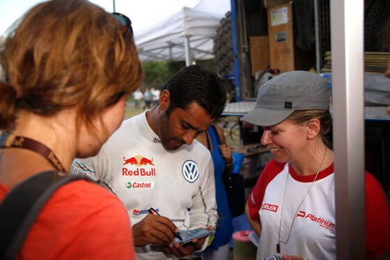 Nasser Al-Attiyah mit Fans