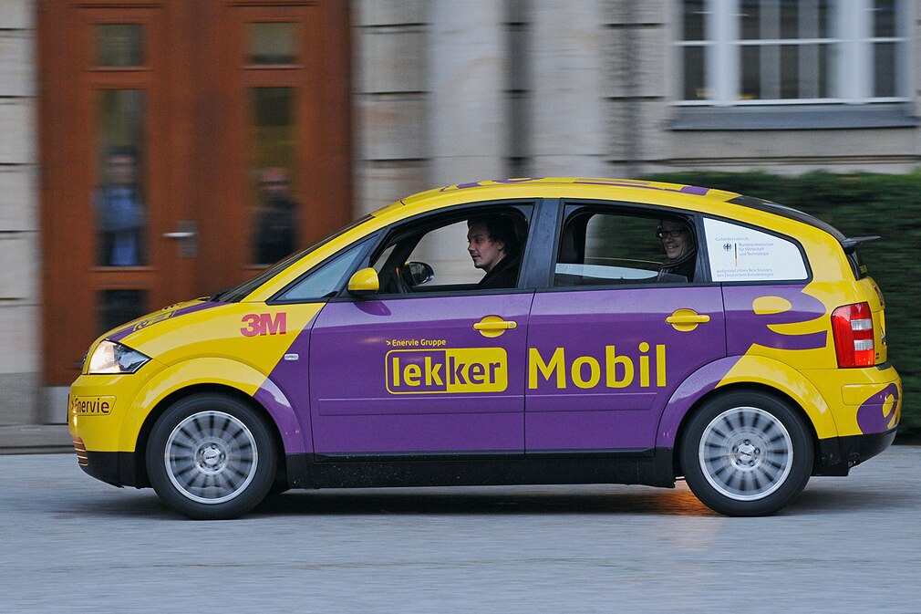 E-Auto auf Rekordfahrt E-Auto auf Rekordfahrt
