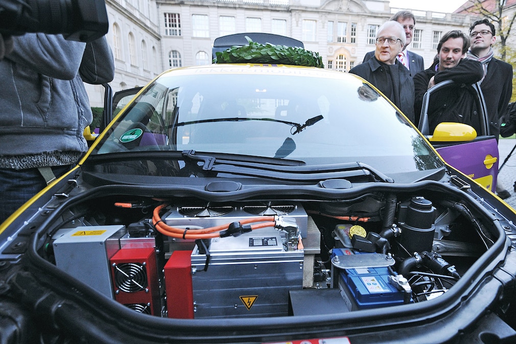 E-Auto auf Rekordfahrt