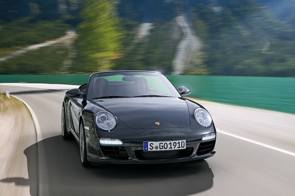 Porsche 911 Carrera Cabrio Black Edition