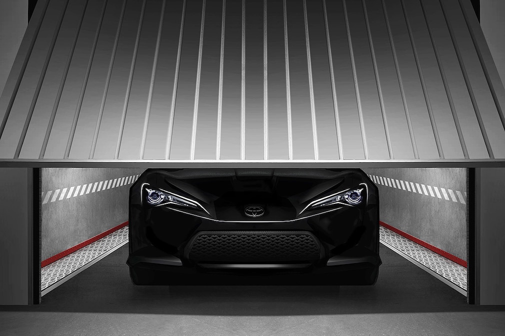 Toyota FT-86 II concept in einer Garage