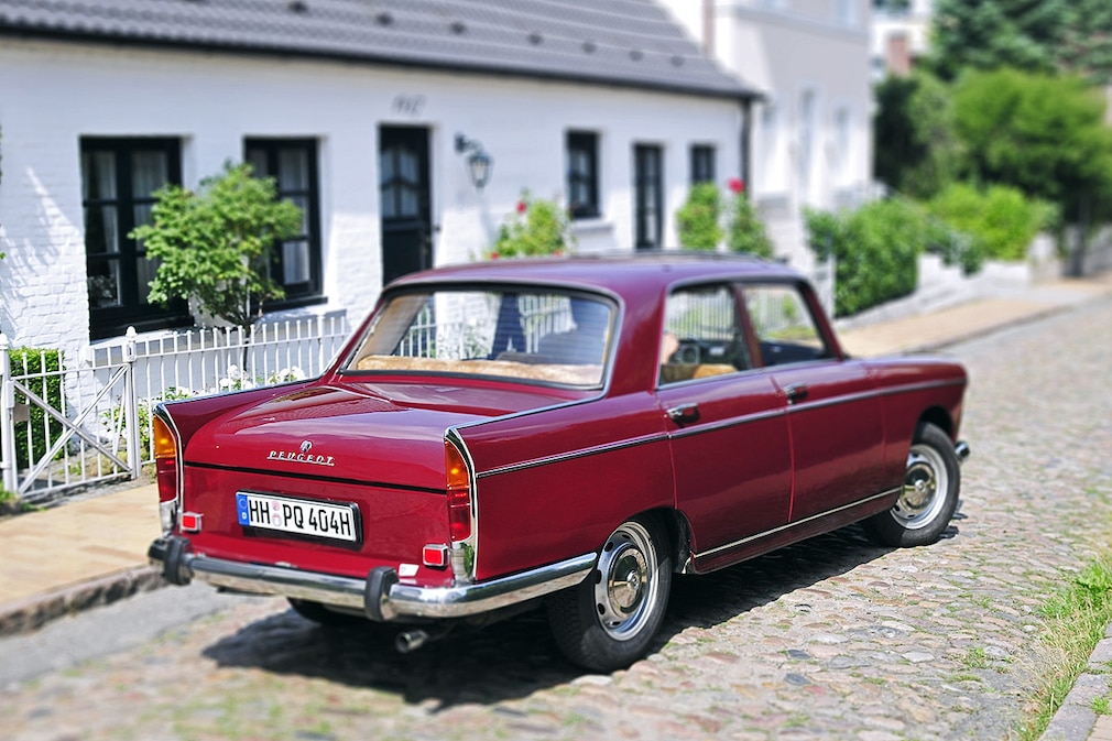 Peugeot 404