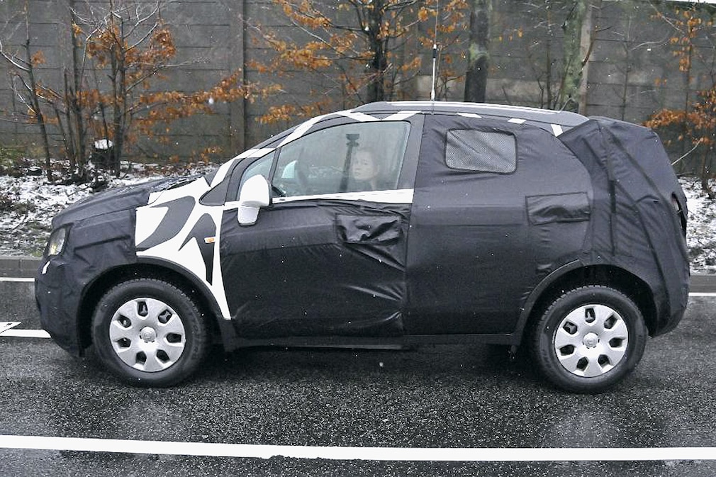 Erlkönig Opel Corsa SUV