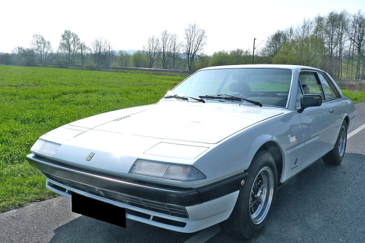 Ferrari 365 GT/4 2+2